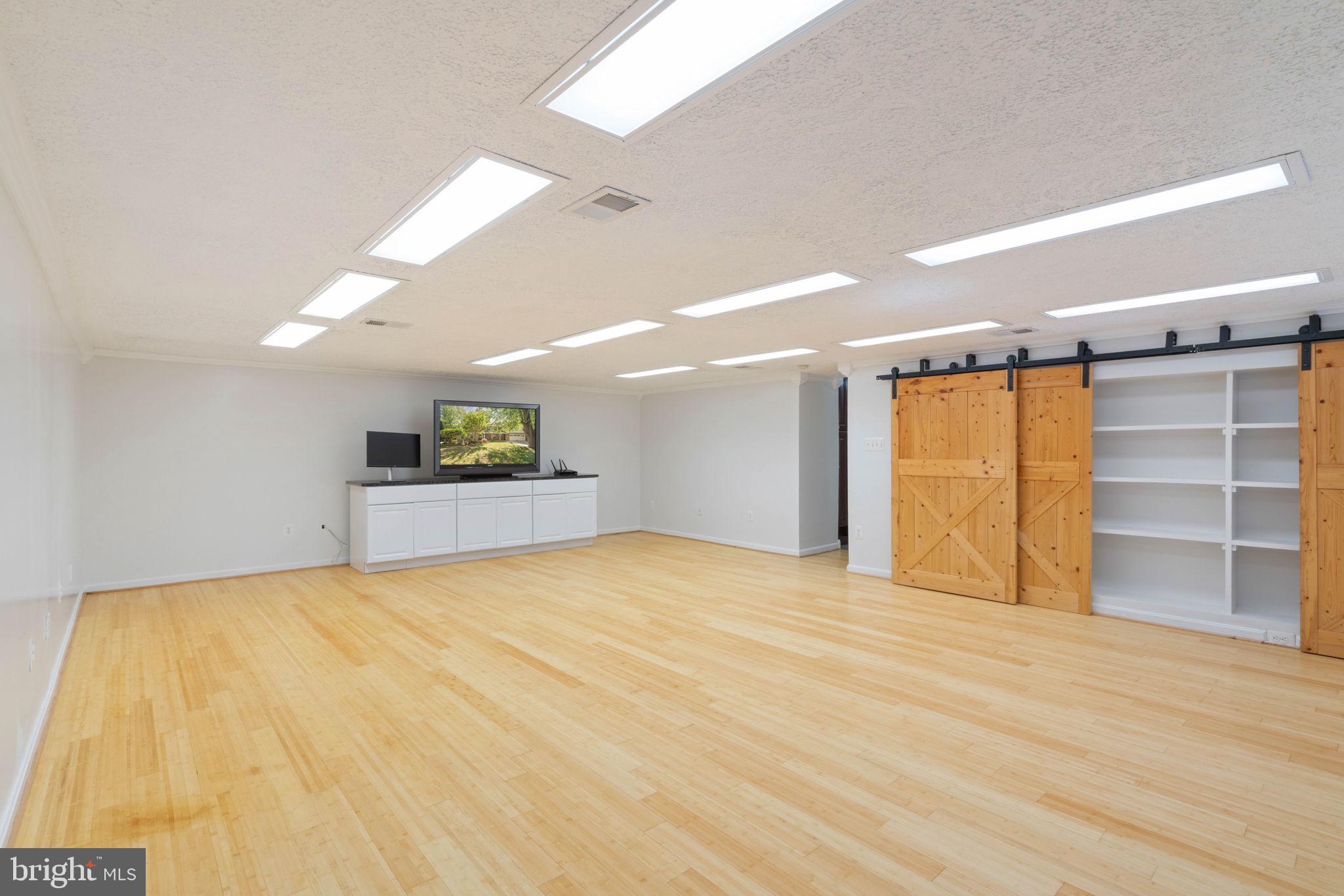 12522 Spring Drive Manassas, VA 20112 - Photo 52 of 69 Spacious, versatile room with natural light.
