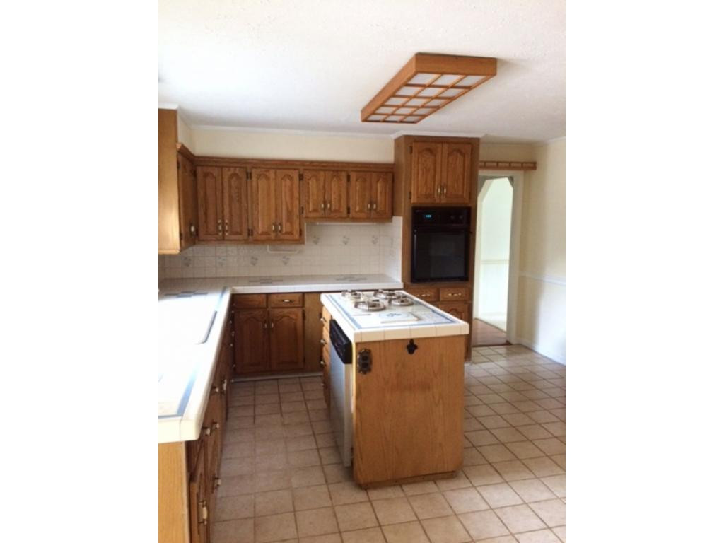 2824 Dungannon Road Coeburn, VA 24230 - Photo 5 of 14 jitchen