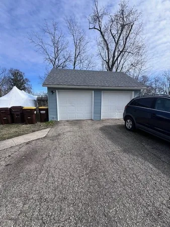 $1,395 | 317 Lake Avenue, Unit 2, Woodstock, IL 60098