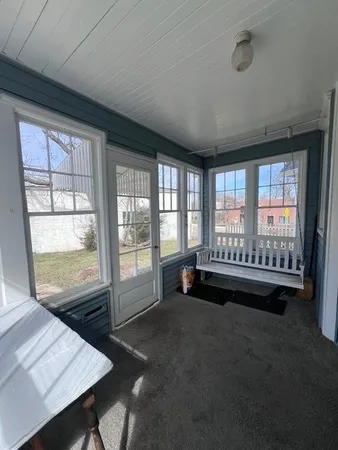 $1,395 | 317 Lake Avenue, Unit 2, Woodstock, IL 60098