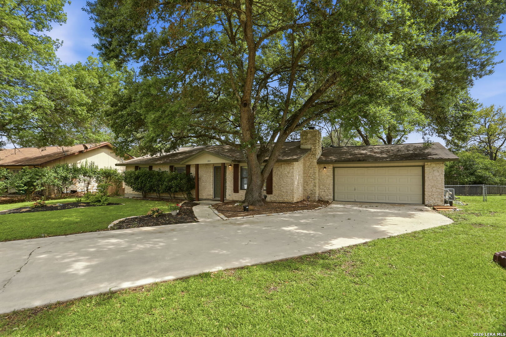 303 Castle Court Converse, TX 78109 - Photo 2 of 28