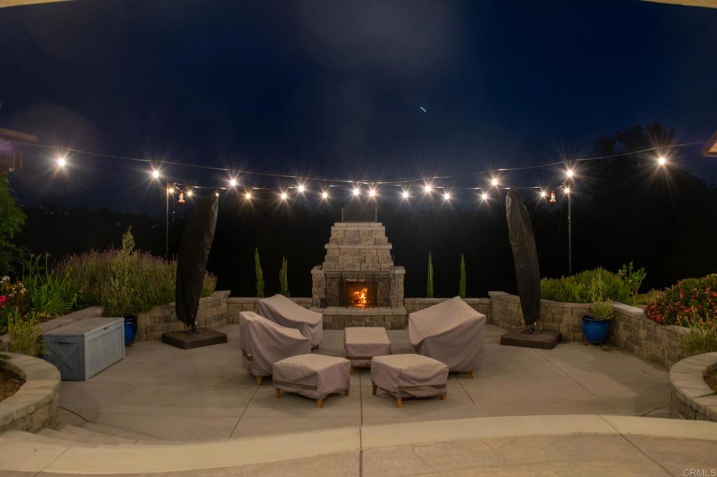 2521 Ralls Street Fallbrook, CA 92028 - Photo 33 of 43 a lobby with furniture and a potted plant