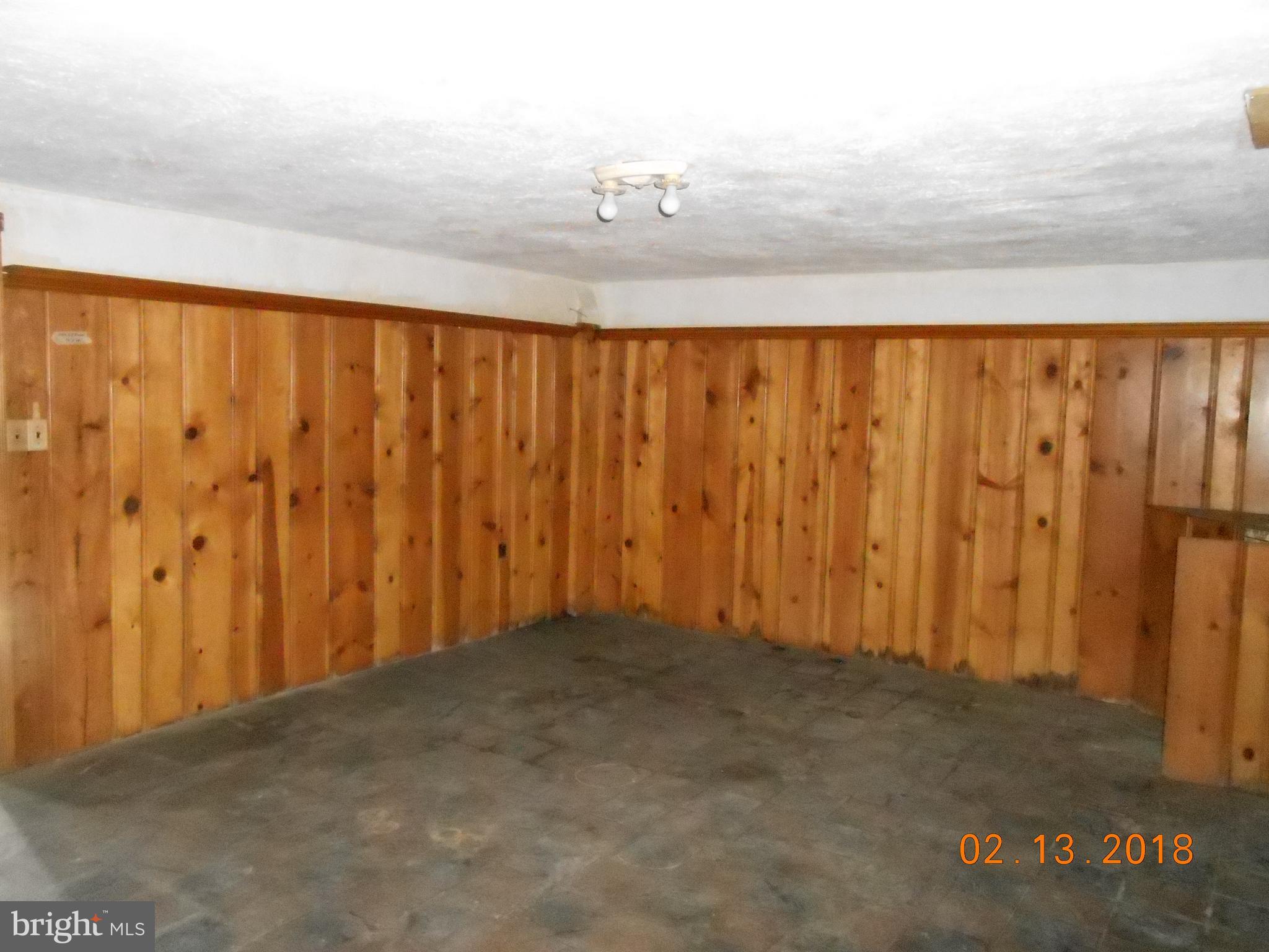 411 Dumbarton Road Baltimore, MD 21212 - Photo 10 of 25 a view of wooden floor