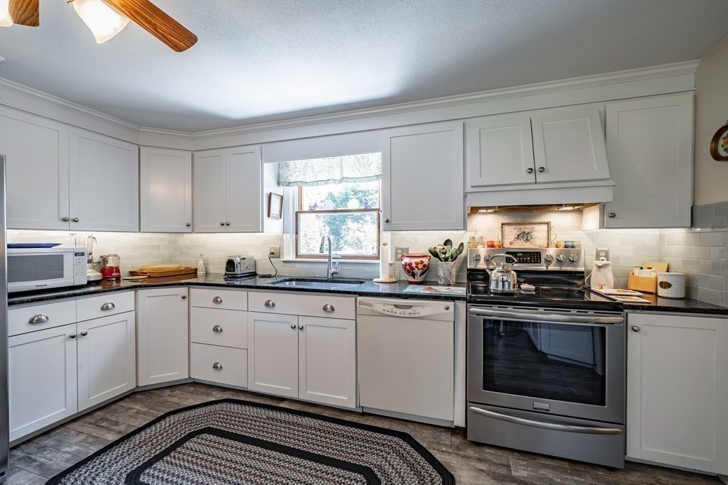 76 Wood Road Westfield, MA 01085 - Photo 5 of 37 Gallery Image 5