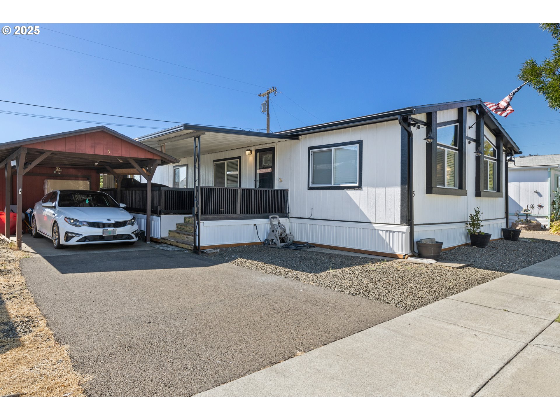 5 Manor Loop Roseburg, OR 97471 - Photo 4 of 40