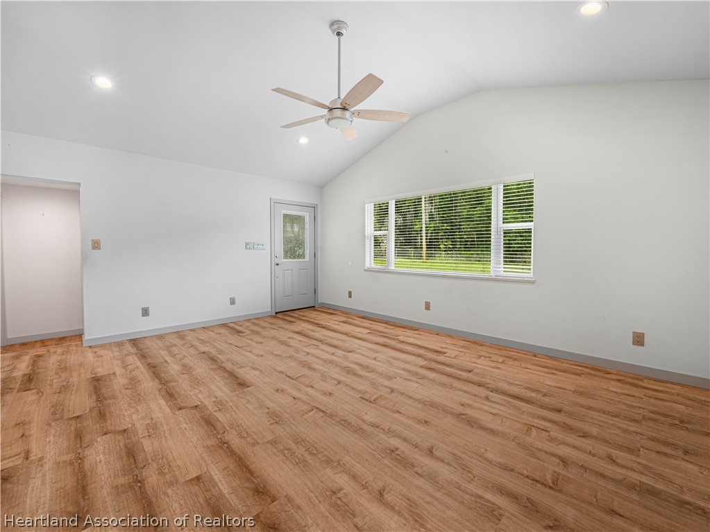 443 Racoon Lane Lorida, FL 33857 - Photo 9 of 48