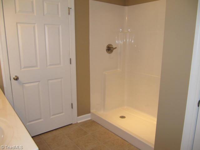 202 Ridge Landing Road Archdale, NC 27263 - Photo 12 of 16 Master Bath/Spa.