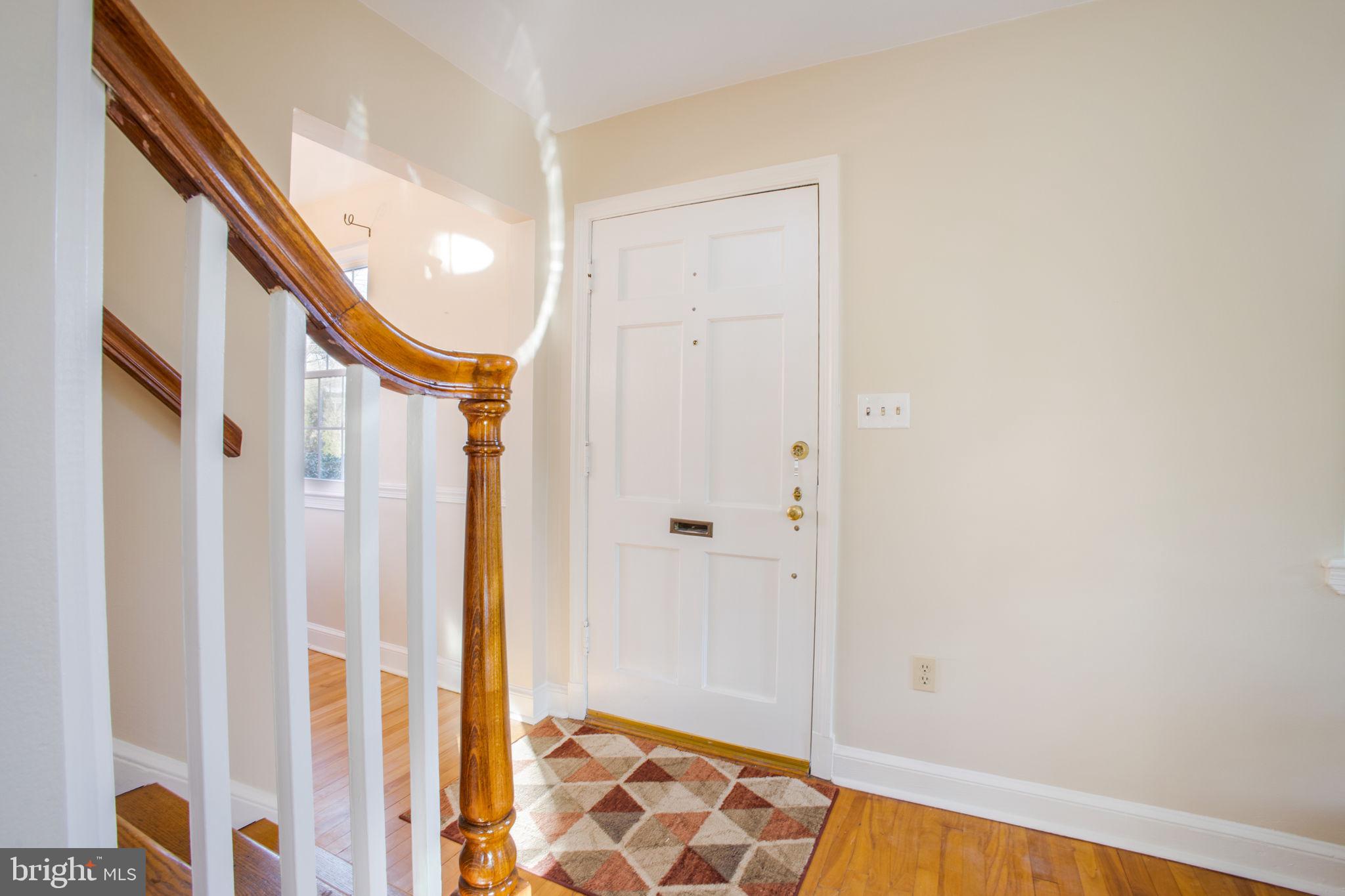 1201 Forest Glen Road Silver Spring, MD 20901 - Photo 12 of 50 Foyer entry