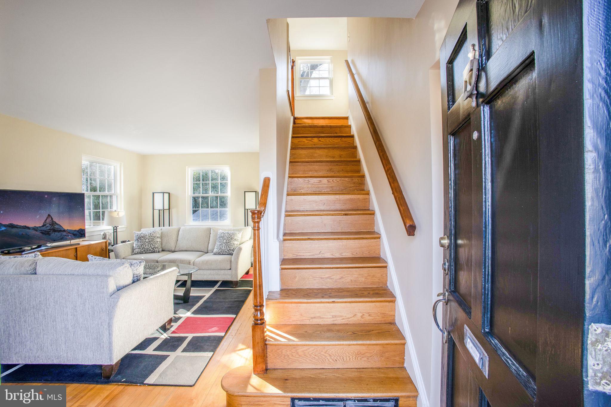 1201 Forest Glen Road Silver Spring, MD 20901 - Photo 13 of 50 Foyer entry