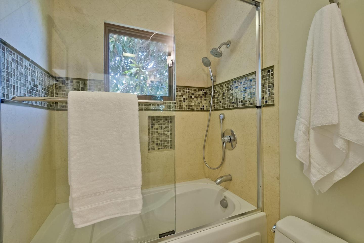 1725 Newell Road Palo Alto, CA 94303 - Photo 33 of 47 a bathroom with a bathtub