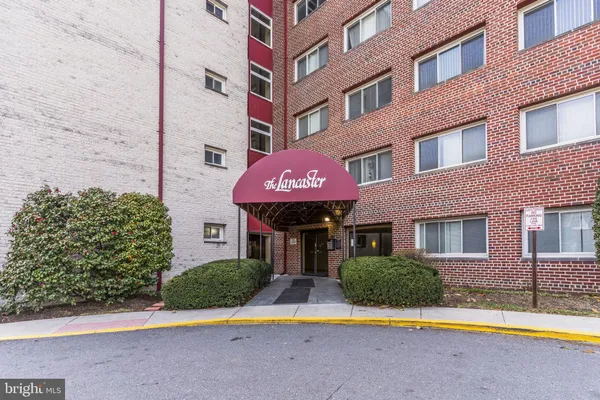 $2,100 | 1830 Columbia Pike, Unit 406, Arlington, VA 22204