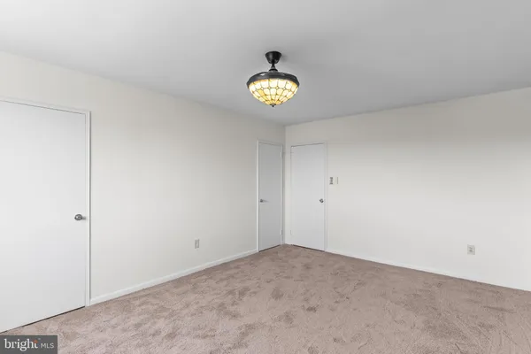 $2,200 | 1830 Columbia Pike, Unit 406, Arlington, VA 22204