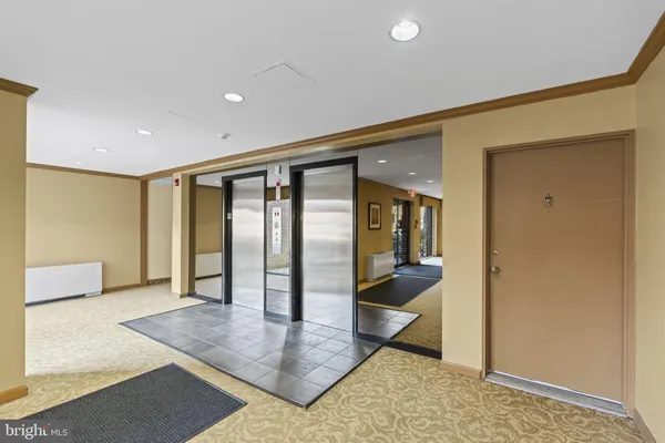 $2,100 | 1830 Columbia Pike, Unit 406, Arlington, VA 22204