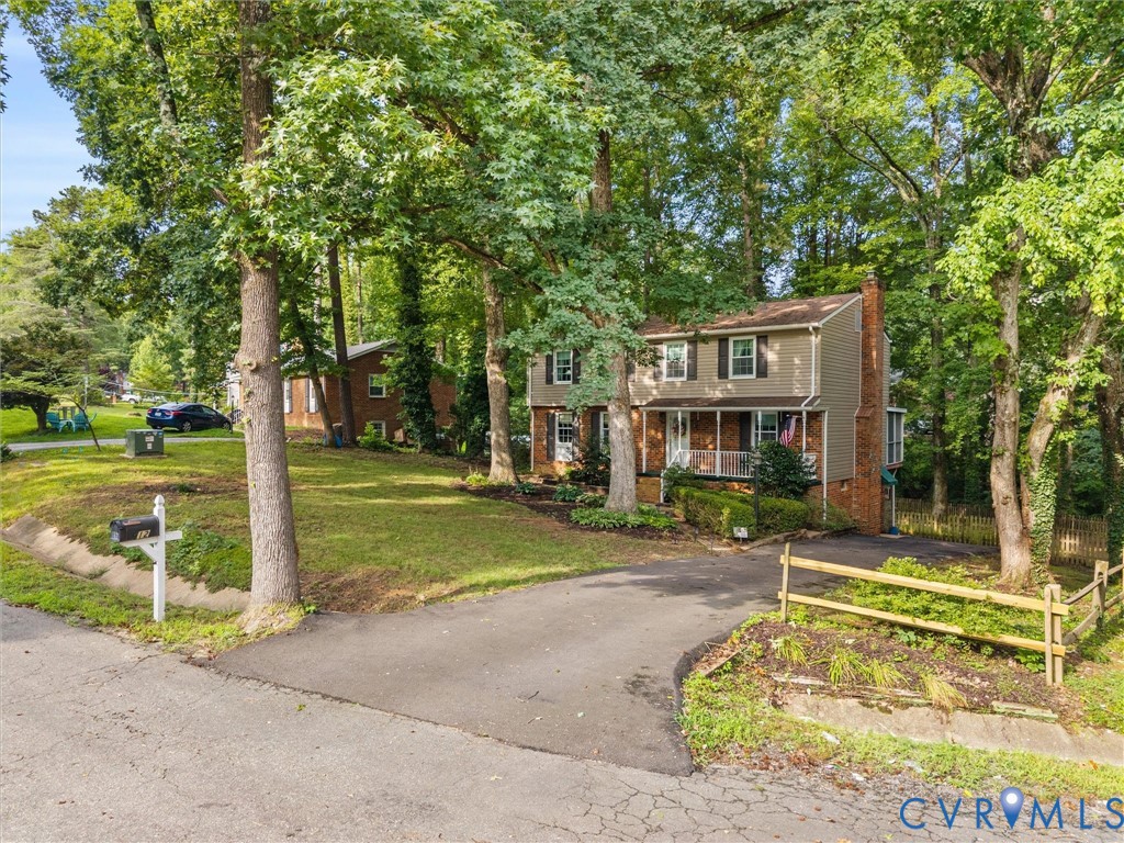 112 Chasnell Road North Chesterfield, VA 23236 - Photo 2 of 49 Two-story residential structure featuring a covere