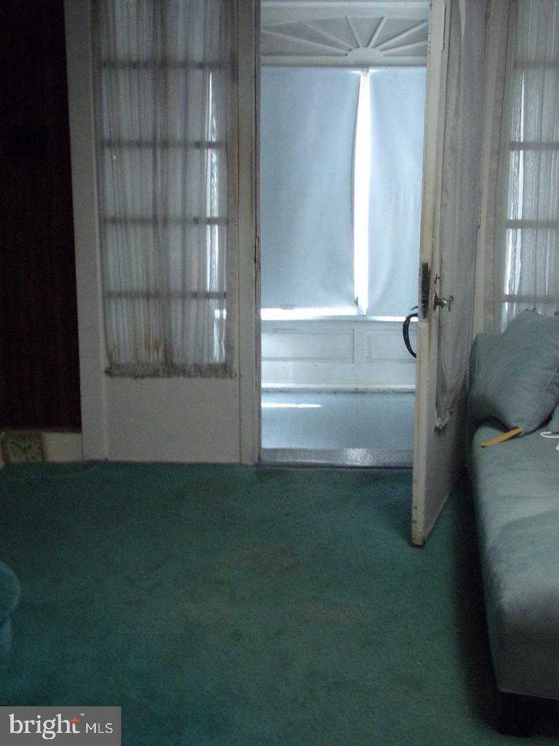 322 Harrison Avenue Upper Darby, PA 19082 - Photo 3 of 27