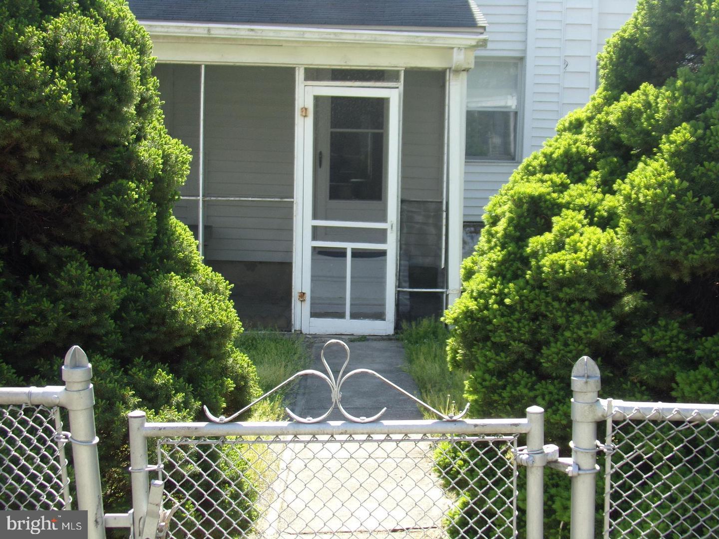 322 Harrison Avenue Upper Darby, PA 19082 - Photo 5 of 27