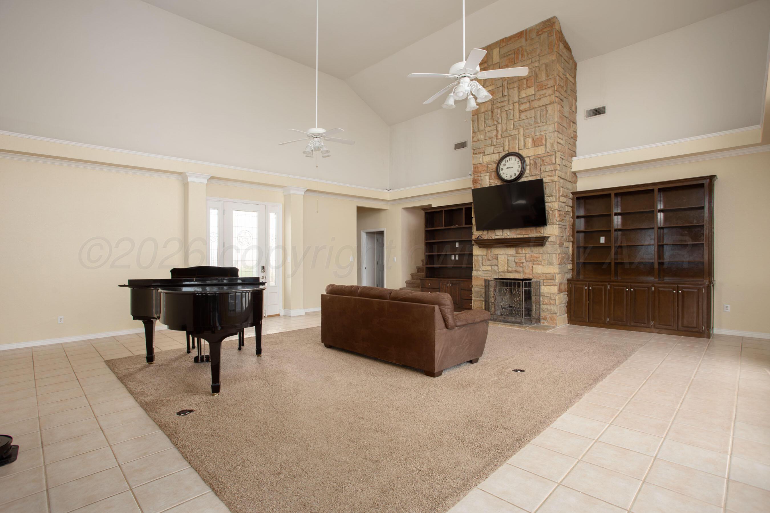 70 Stonebridge Gate Road Amarillo, TX 79124 - Photo 7 of 52 Family Room view 2