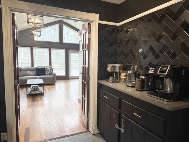 $519,900 | 127 Sam Davis Drive, Springfield, TN 37172