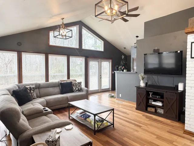 $519,900 | 127 Sam Davis Drive, Springfield, TN 37172