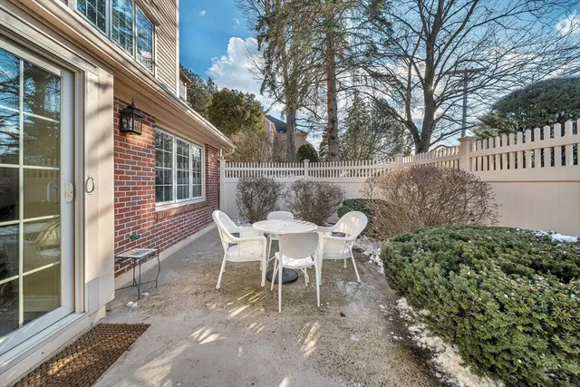 $600,000 | 19 Highland Court, Unit 19, Needham, MA 02492