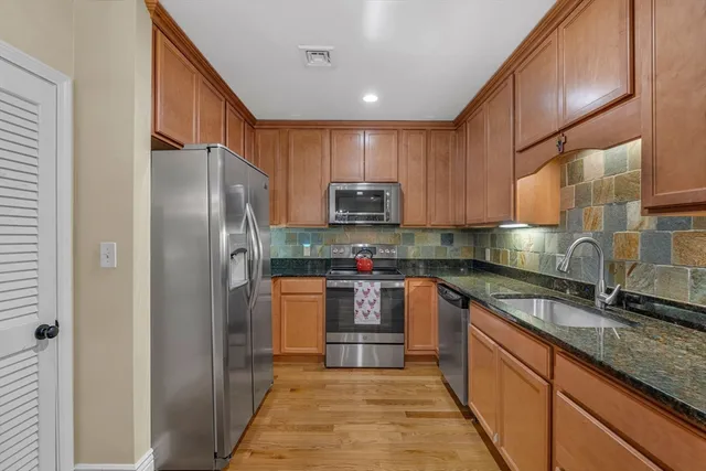 $600,000 | 19 Highland Court, Unit 19, Needham, MA 02492