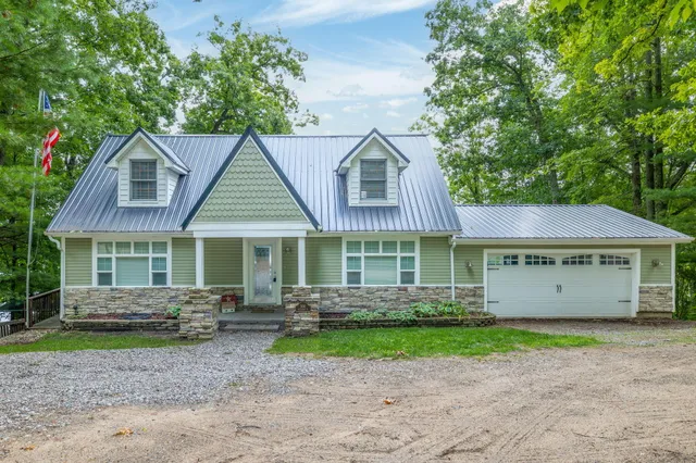 $569,000 | 506 McLachlan Point Road, Evart, MI 49631