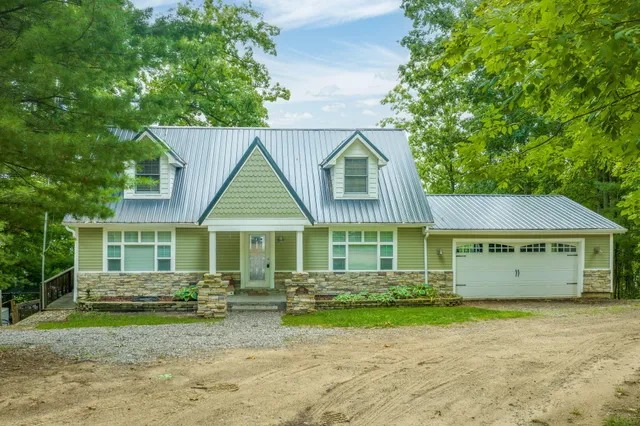 $569,000 | 506 McLachlan Point Road, Evart, MI 49631