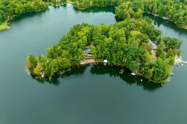 $569,000 | 506 McLachlan Point Road, Evart, MI 49631