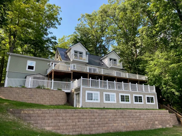$569,000 | 506 McLachlan Point Road, Evart, MI 49631