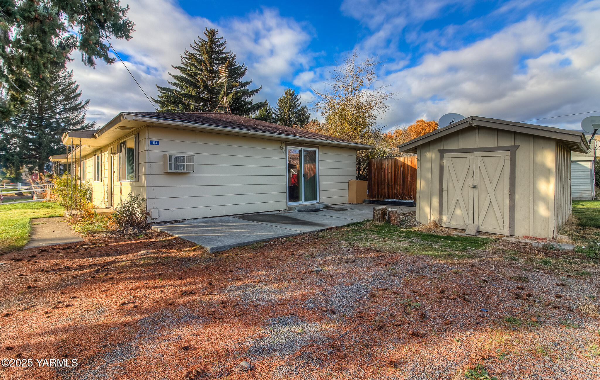104 Moxee Avenue Naches, WA 98937 - Photo 3 of 22 a view of a house with a yard