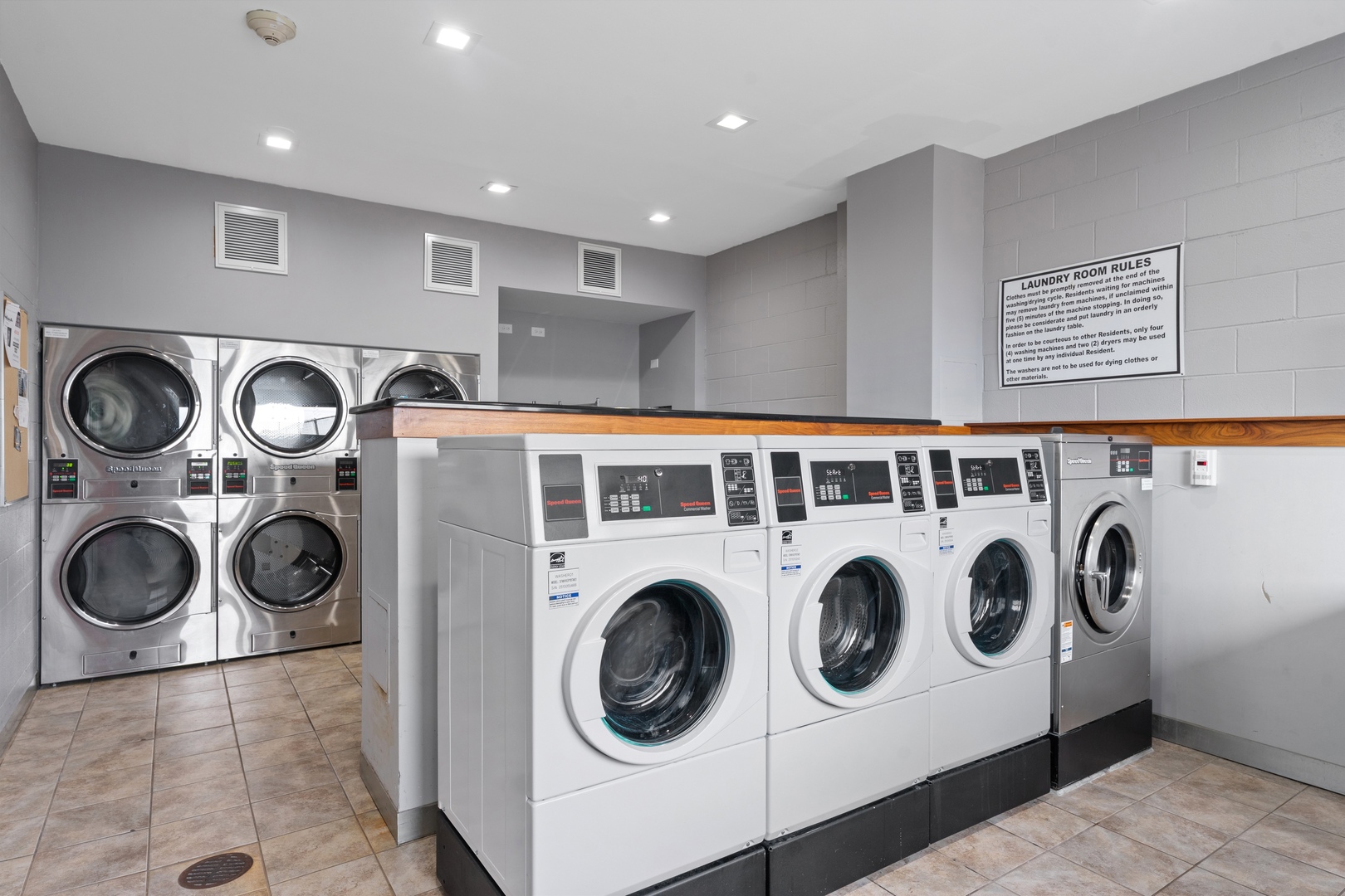 6325 North Sheridan Road, Unit 1906 Chicago, IL 60660 - Photo 13 of 28