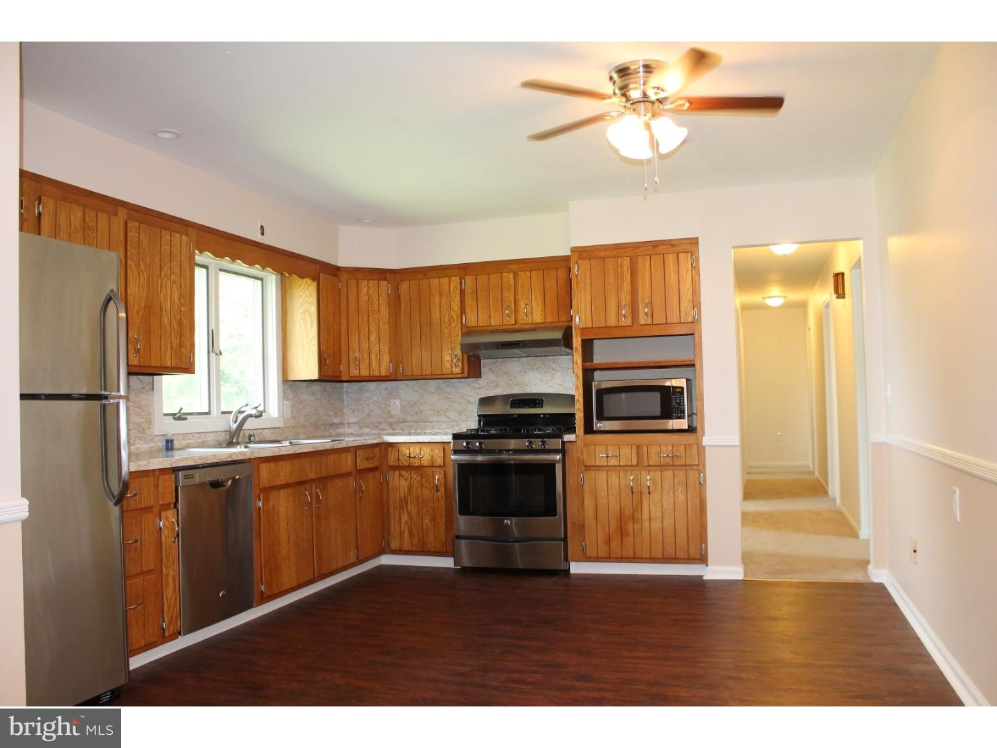 292 Dutch Neck Road East Windsor, NJ 08520 - Photo 6 of 18 Kitchen