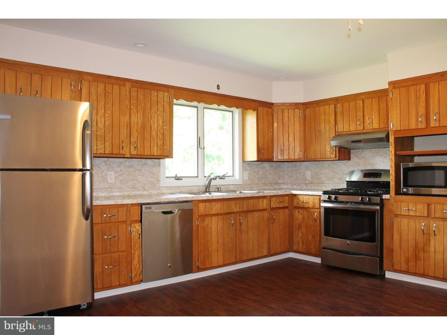 292 Dutch Neck Road East Windsor, NJ 08520 - Photo 7 of 18 Kitchen