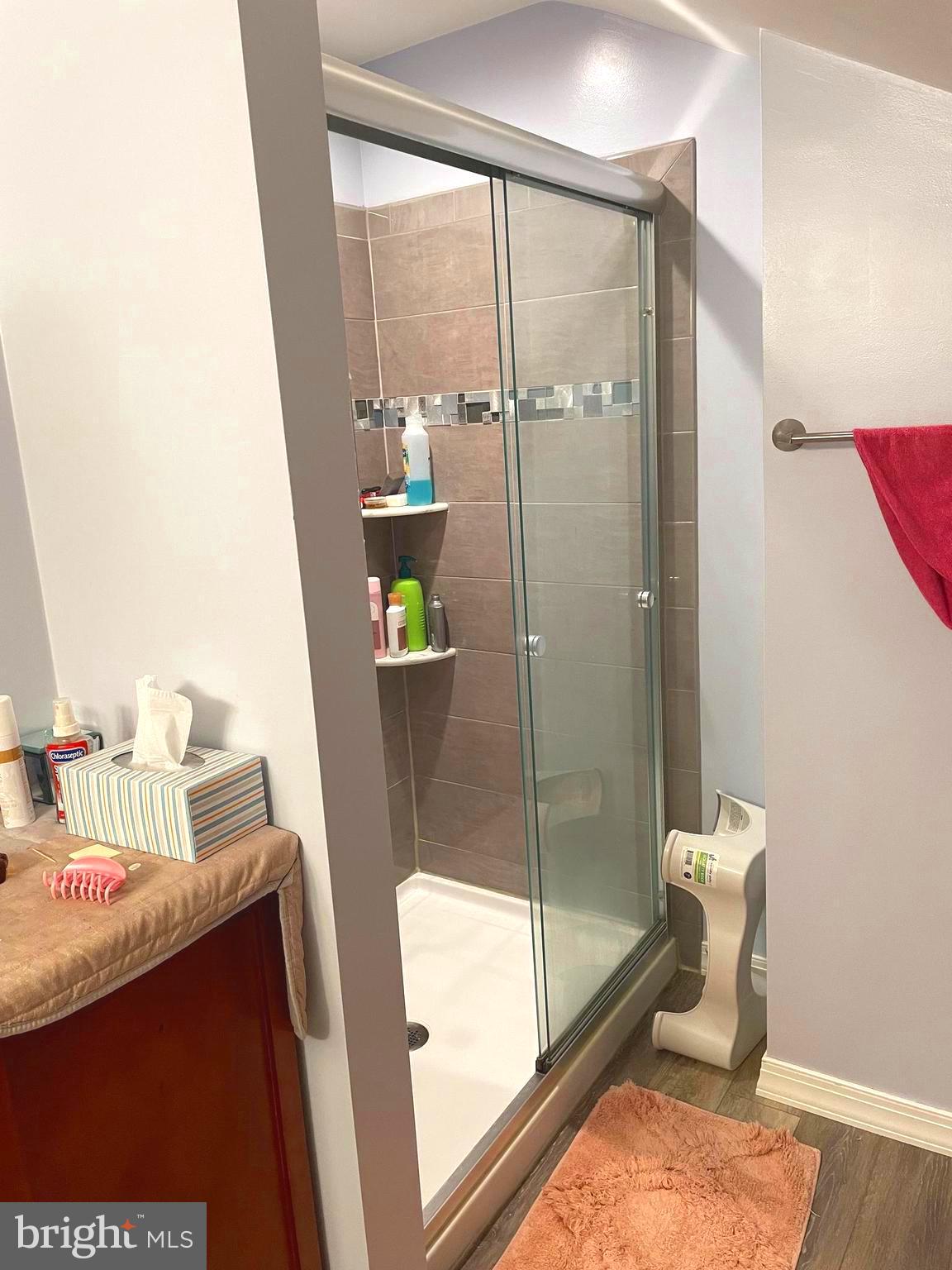 29 Grapevine Road Levittown, PA 19057 - Photo 8 of 12 2nd Floor Full Bath
