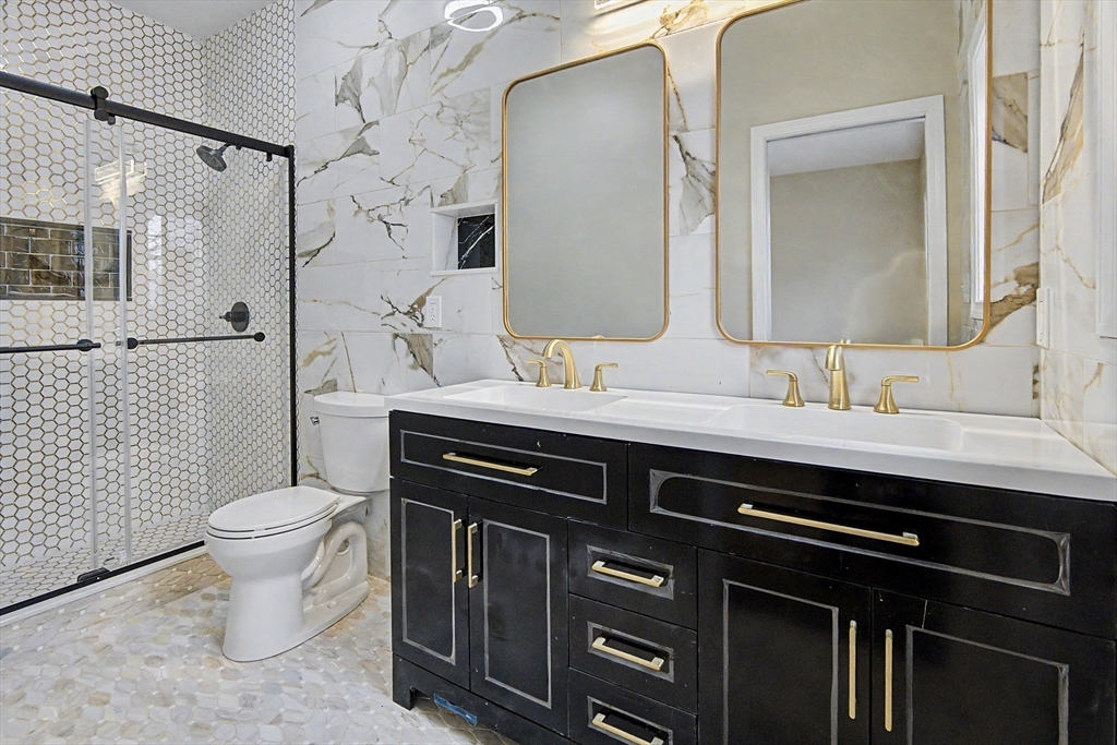 310 King Street Fall River, MA 02724 - Photo 6 of 10