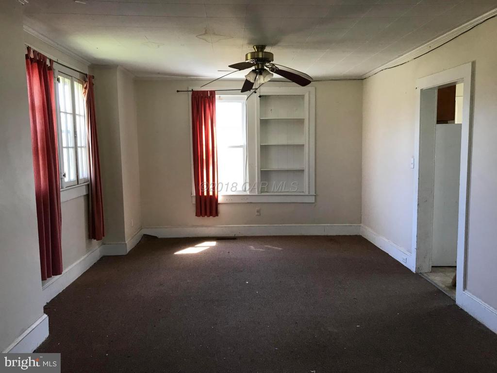 27479 Fairmount Road Westover, MD 21871 - Photo 5 of 16 Living Room to 15'3"x14' Dining Room