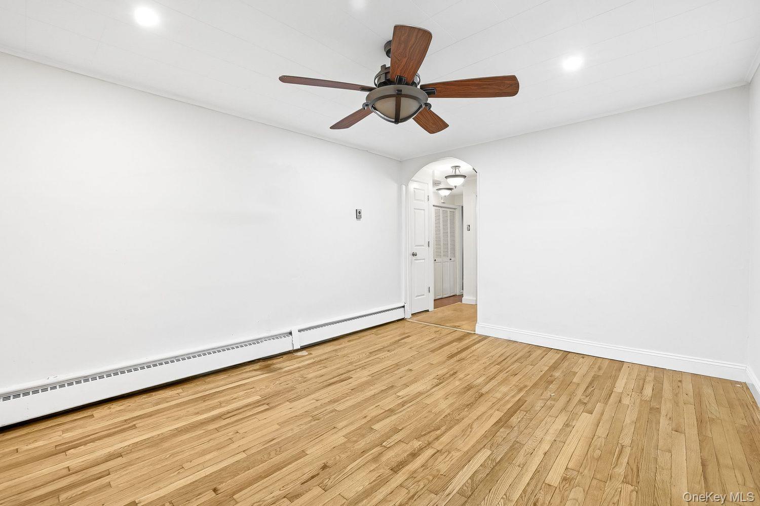 4223 Digney Avenue Bronx, NY 10466 - Photo 22 of 39