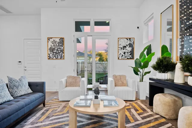 $739,900 | 6129 Sendero Hills Parkway, Austin, TX 78724