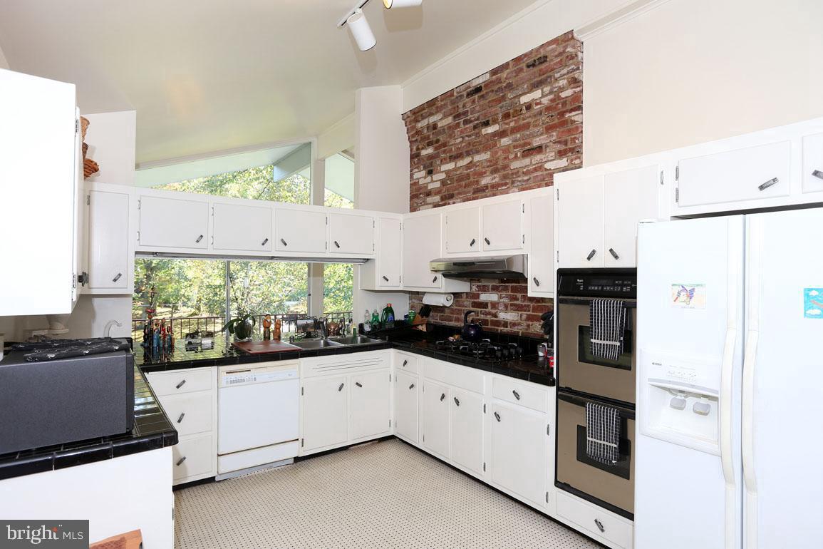 6900 Heatherhill Road Bethesda, MD 20817 - Photo 15 of 30