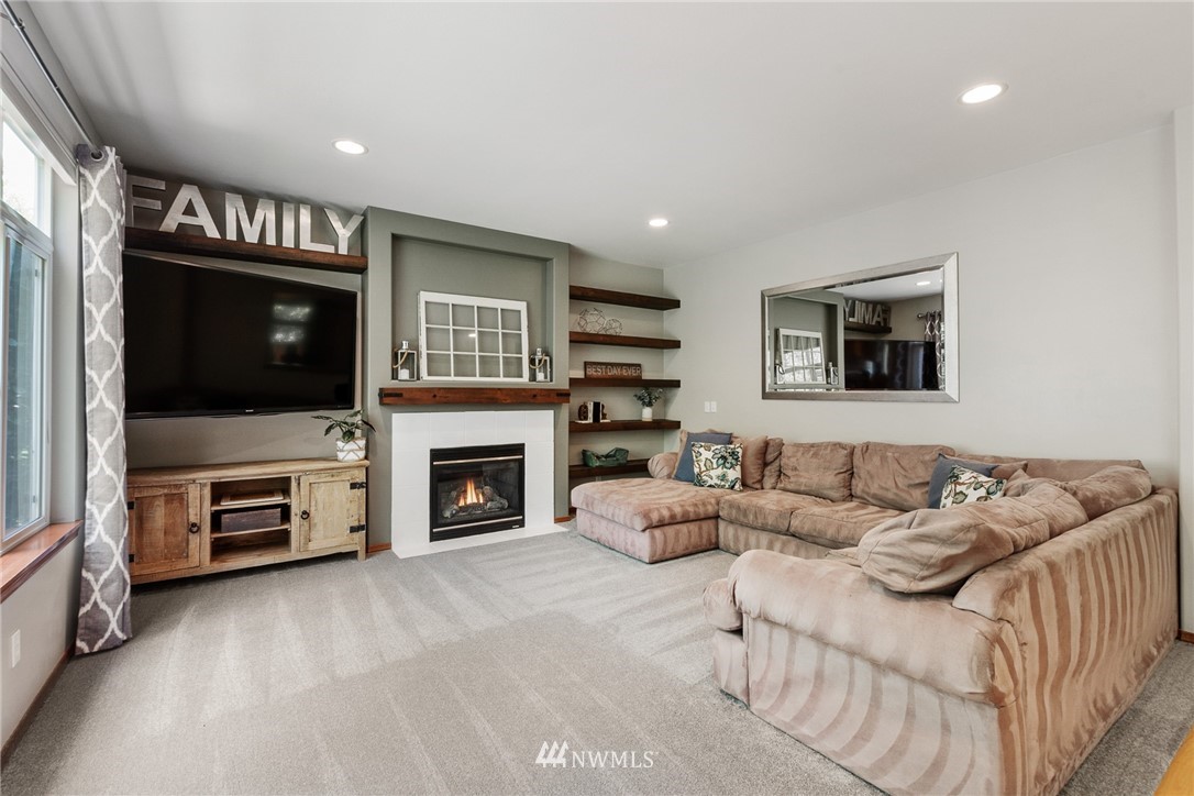 5927 Northeast 1st Place Renton, WA 98059 - Photo 16 of 40