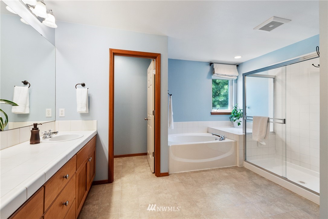 5927 Northeast 1st Place Renton, WA 98059 - Photo 25 of 40