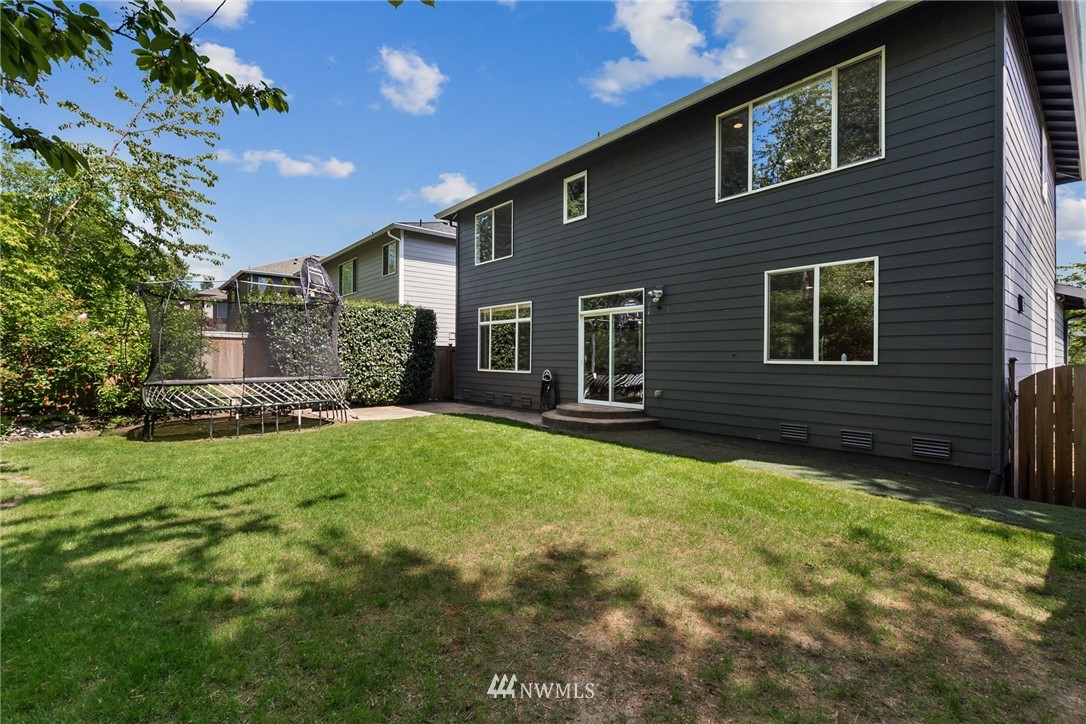 5927 Northeast 1st Place Renton, WA 98059 - Photo 33 of 40