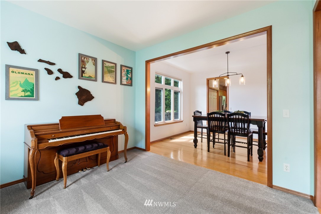 5927 Northeast 1st Place Renton, WA 98059 - Photo 5 of 40