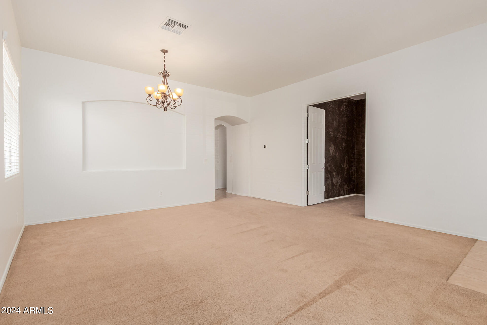 2514 West Granite Pass Road Phoenix, AZ 85085 - Photo 9 of 66 09-Granite