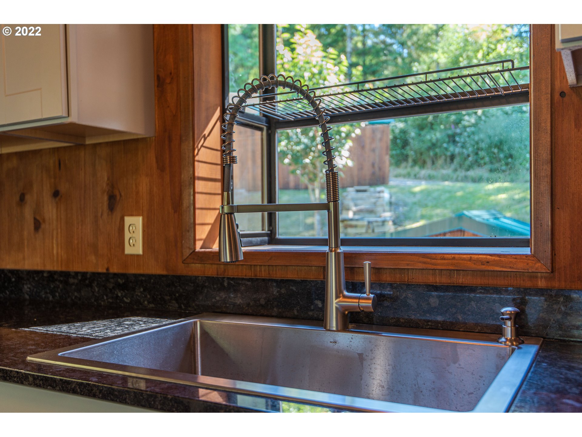 66001 Sunshine Road Coos Bay, OR 97420 - Photo 10 of 32