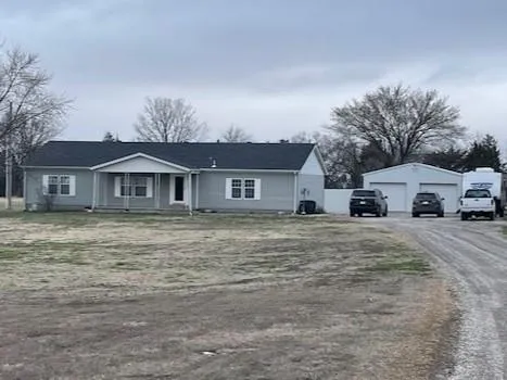 $295,000 | 170 West 630th Avenue, Girard, KS 66743