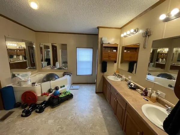 $295,000 | 170 West 630th Avenue, Girard, KS 66743