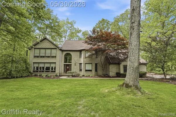$850,000 | 2018 Pine Hollow Trail, Brighton, MI 48114