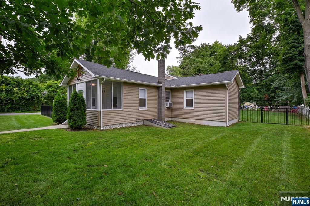 87 Doty Road Oakland, NJ 07436 - Photo 2 of 21