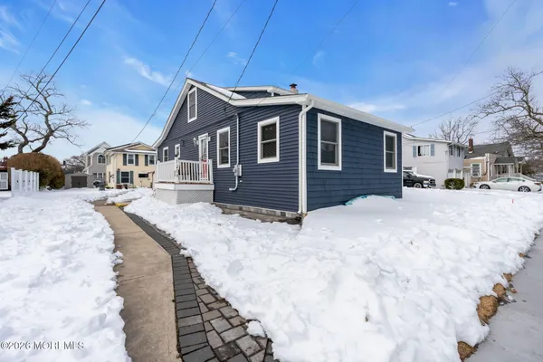 $3,400 | 1208 Pine Tree Way, Unit FRONT HOUSE, Belmar, NJ 07719